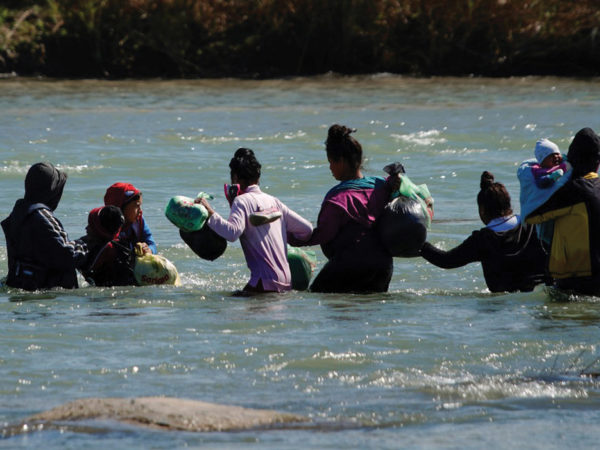 ICE-TRA-TU-DO-CHO-12-TRE-EM-DI-DAN-LAU